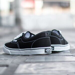 Vans Women's Authentic Lo Pro in Black